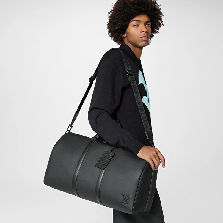 Keepall Bandoulière 50 Bag LV Aerogram i samlingar för mäns reseväskor med mjuka sidor och duffelväskor av Louis Vuitton