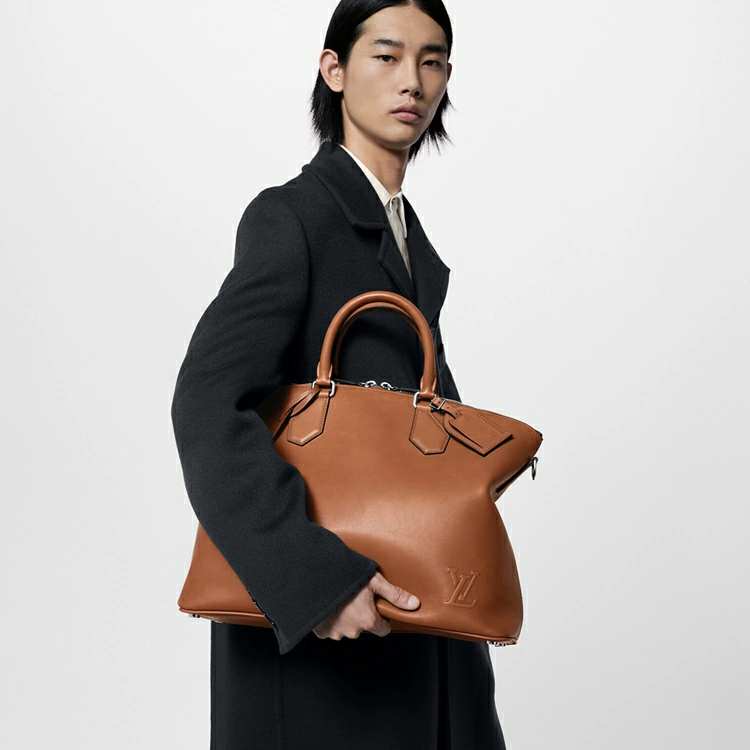 Lock It MM Bag H30 i Herrväskor Cross-Body Bags-kollektioner av Louis Vuitton (Produktzoom)
