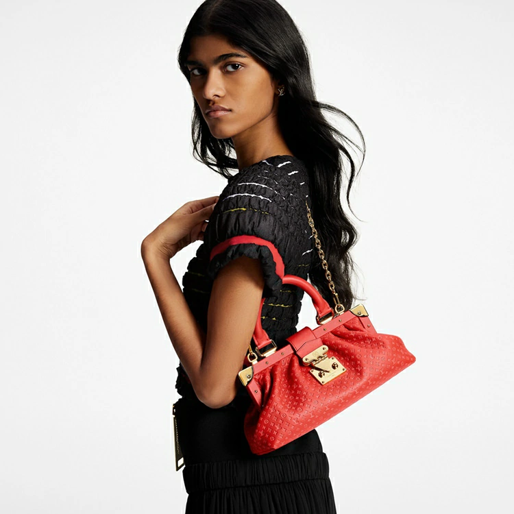 Monogram Clutch Fashion Läder i handväskor för kvinnor Kedjeväskor och Clutches-kollektioner av Louis Vuitton (Produktzoom)