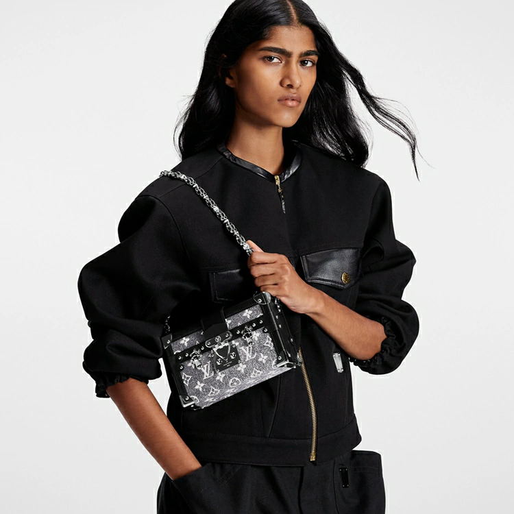 Petite Malle Bag Annan Monogram Canvas i Handväskor för kvinnor Axelväskor och Cross-Body Bags-kollektioner av Louis Vuitton