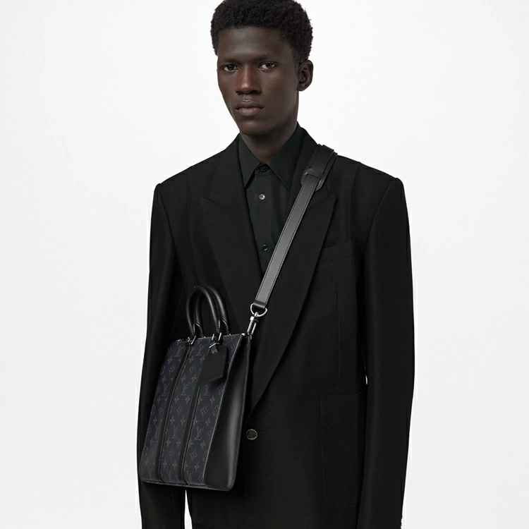 Sac Plat Cross Bag Monogram Eclipse Canvas i Herrväskor Cross-Body Bags-kollektioner från Louis Vuitton (Produktzoom)