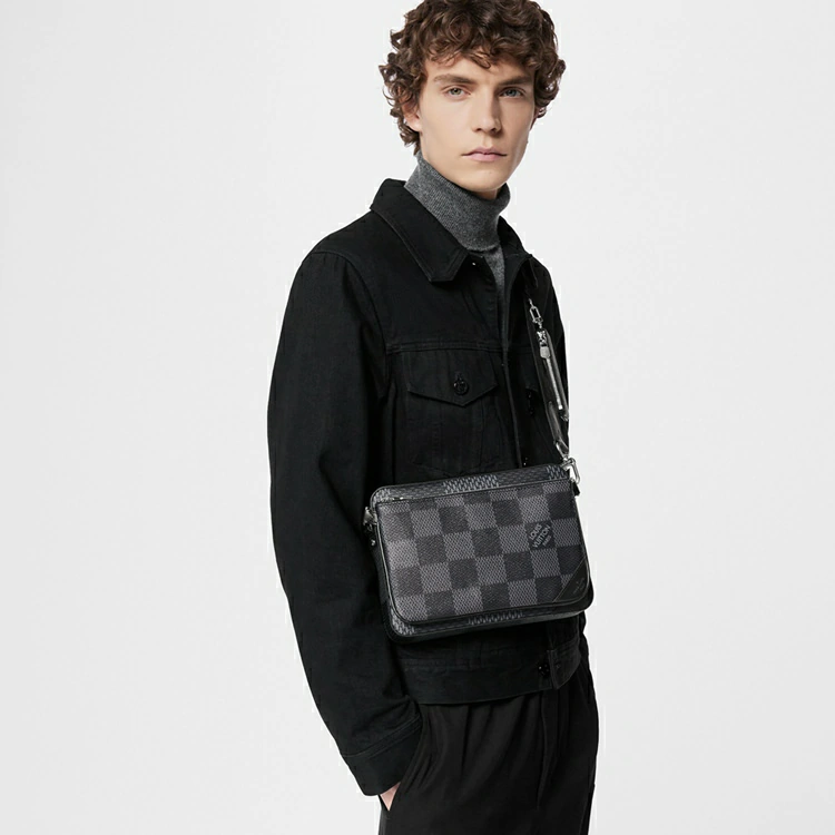 Trio Messenger Bag Damier Graphite Canvas i Herrväskor Alla Bags-kollektioner av Louis Vuitton (Produktzoom)
