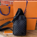 Louis Vuittons Avenue Sling